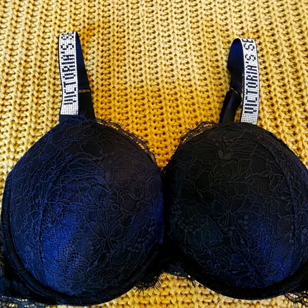 Victoria Secret  push up bra blacK 34DDD